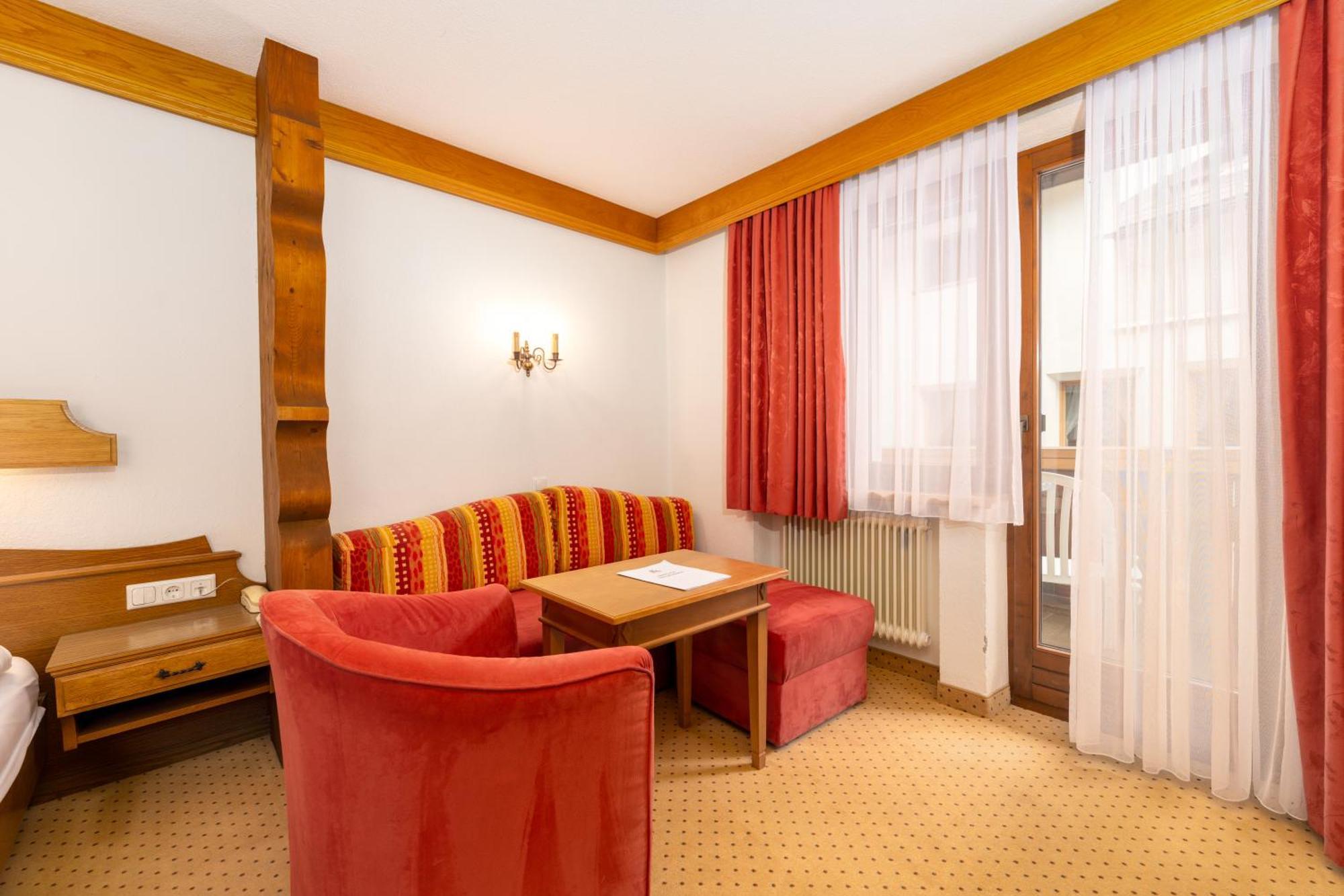 Hotel Schwarzer Adler Наудерс Екстер'єр фото